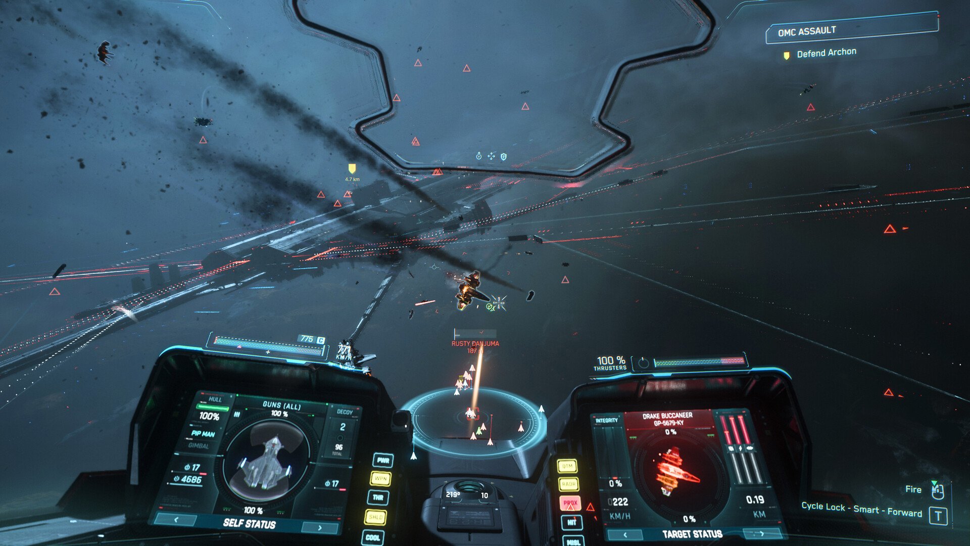 Squadron 42'de kokpit görünümlü uzay savaşı