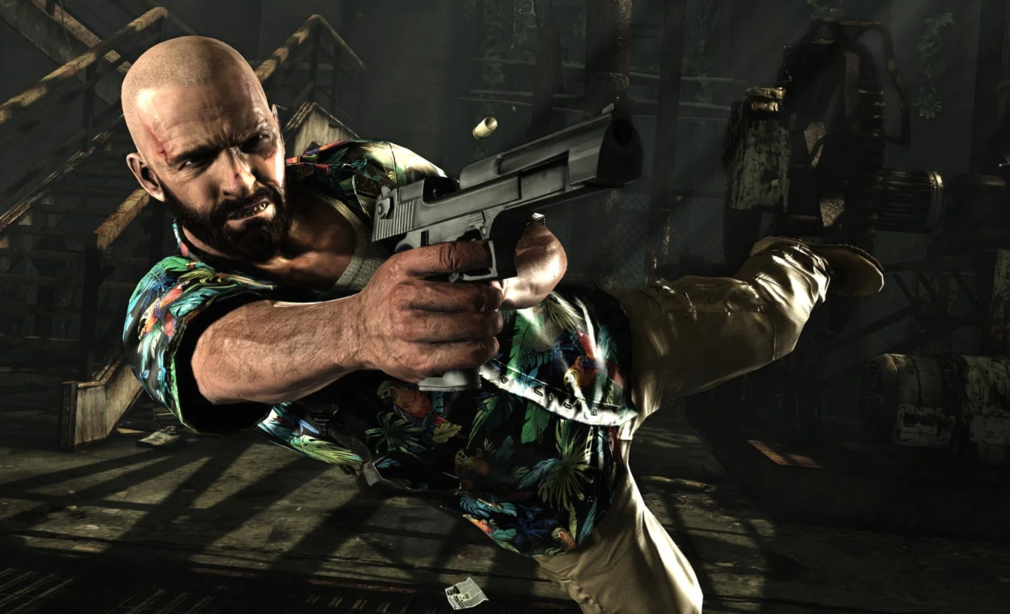 Max Payne 3'te Max Payne iki elle silah doğrultuyor