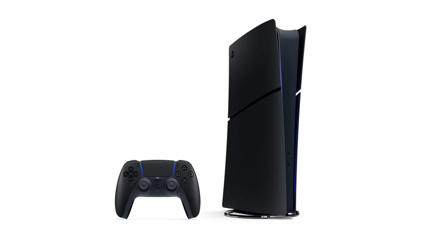 Dikey standda Midnight Black PS5 Digital Edition ve DualSense